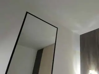 Rosse-her  live sex cam