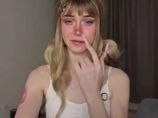 Yonbenskin  live sex cam