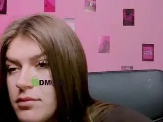Amanda-striking  live sex cam