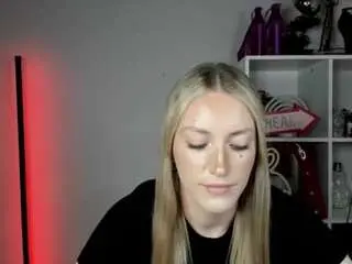 Evelynblond  live sex cam