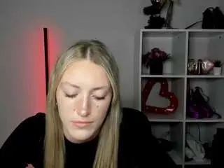 Evelynblond  live sex cam