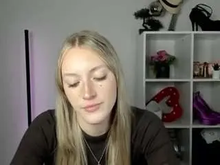 Evelynblond  live sex cam