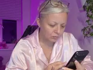 Linsycardinal  live sex cam