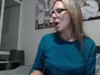 Lustful-lexie  live sex cam