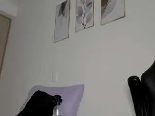 Mollyy-rosse  live sex cam