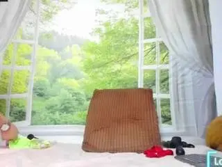 Nikol32  live sex cam