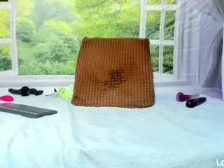 Nikol32  live sex cam