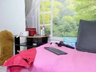 Nikol32  live sex cam