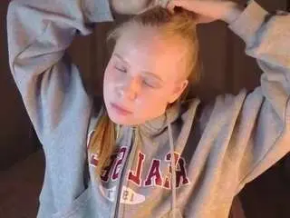 Sweeet-angelll  live sex cam