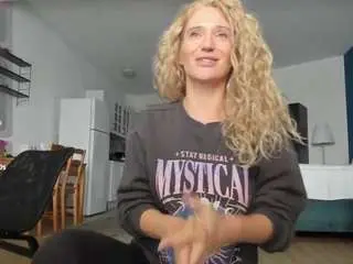 Addictive2pleasure  live sex cam