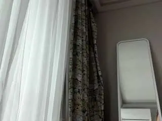 Adele-vibe  live sex cam