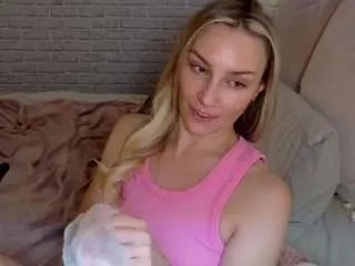 Briehunter  live sex cam