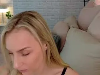 Briehunter  live sex cam