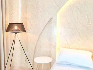 Antonellarusso  live sex cam