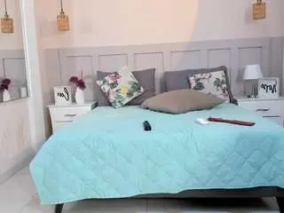 Martiinaguzman  live sex cam
