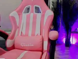 Reina-cummingss  live sex cam