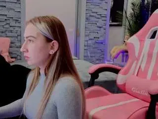 Reina-cummingss  live sex cam