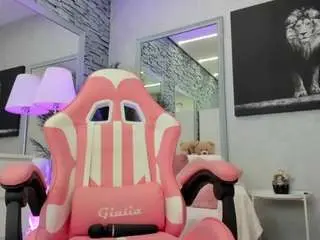 Reina-cummingss  live sex cam