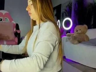 Reina-cummingss  live sex cam
