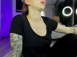 Reina-cummingss  live sex cam