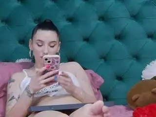 Briannabratty  live sex cam