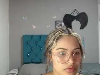 Miafuckpussyhard  live sex cam