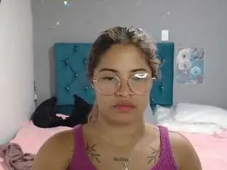 Miafuckpussyhard  live sex cam