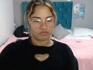 Miafuckpussyhard  live sex cam