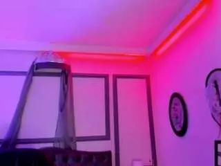 Viky-petitee  live sex cam