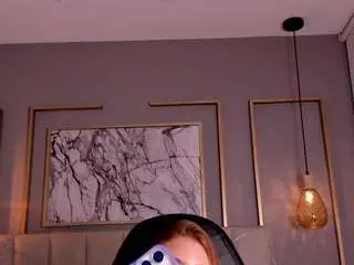 Viky-petitee  live sex cam