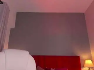 Viky-petitee  live sex cam