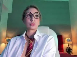Viky-petitee  live sex cam