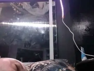 Juicyjay1611  live sex cam