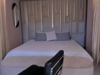 Sunnyrivers  live sex cam