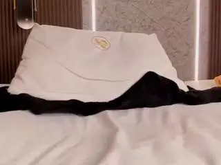 Alena-kenner  live sex cam