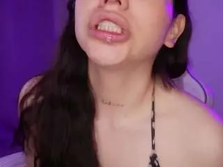 Halseey  live sex cam