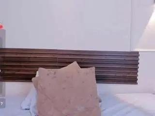 Miia-gold  live sex cam