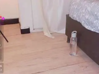 Miia-gold  live sex cam