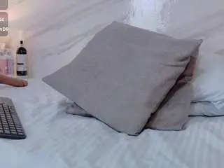 Miia-gold  live sex cam