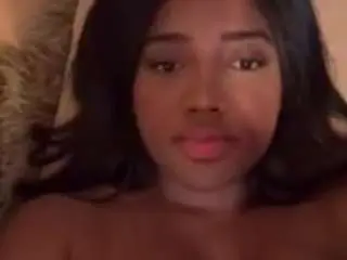 Naommiscott  live sex cam