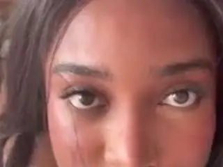 Naommiscott  live sex cam