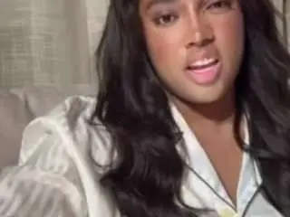 Naommiscott  live sex cam