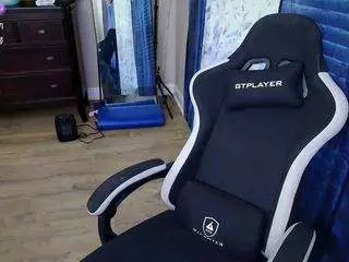 Brooklyn-bee27  live sex cam