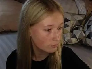 Lillian-peters  live sex cam