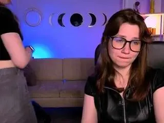 Nikolo-rain  live sex cam