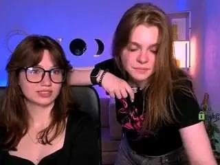 Nikolo-rain  live sex cam