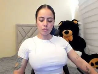 Salomebrunette  live sex cam