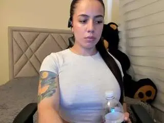 Salomebrunette  live sex cam