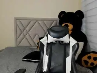 Salomebrunette  live sex cam