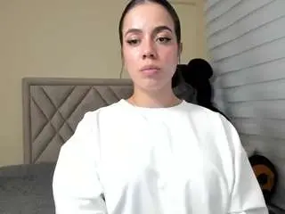 Salomebrunette  live sex cam